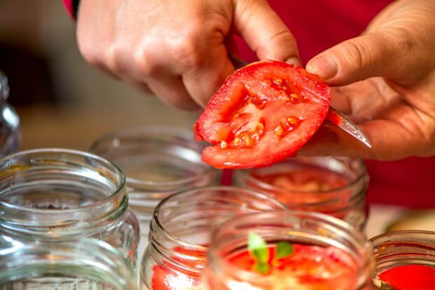 Hvordan man fremstiller dåse tomat