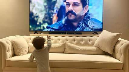 Burak Özçivit delte sin søn for første gang! Da Karan Özçivit så sin far på TV ...