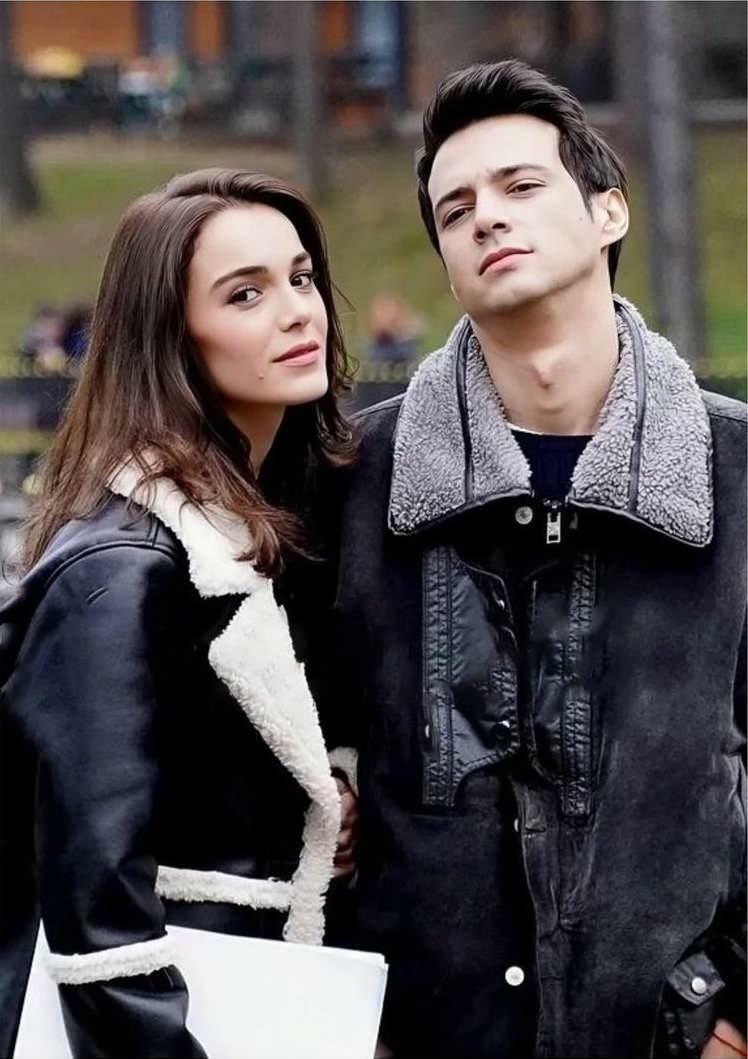 Hafsanur Sancaktutan og Mert Yazıcıoğlu, de førende skuespillere i Darmaduman-serien
