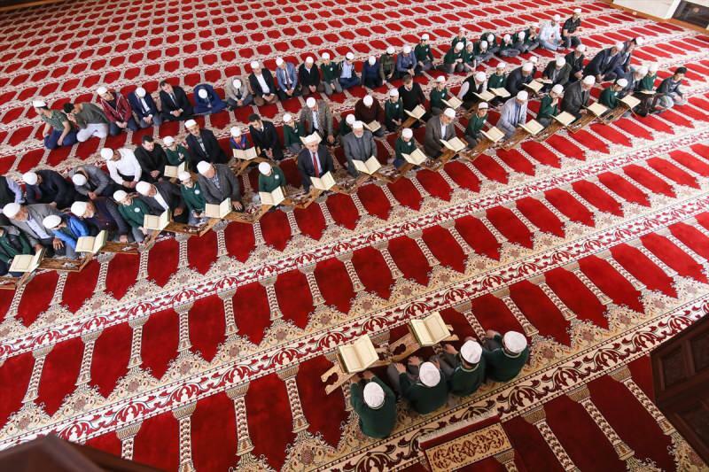 Bøn om at blive læst, mens Koranen starter! Hvordan foregår Hatims bøn? Hatimens belønning i Ramadan