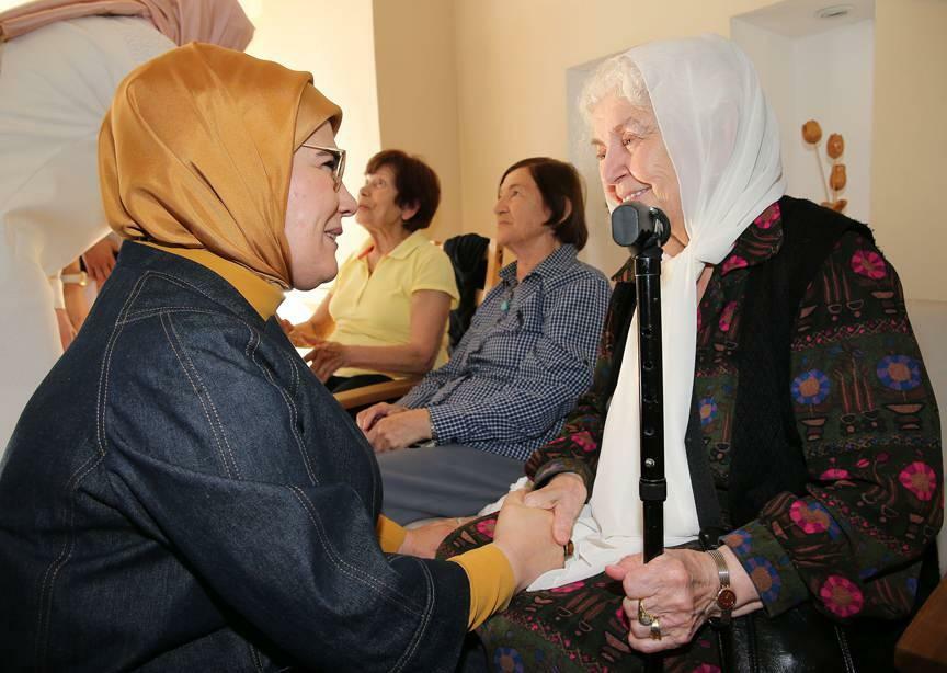 Emine Erdogan fejrede 1. oktober de ældres dag