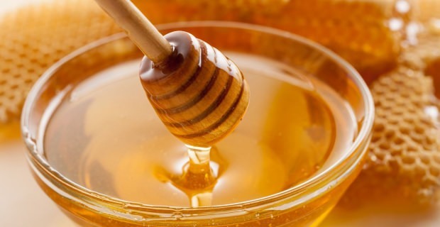 Hudrensning med honning