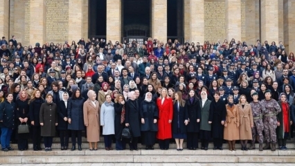 Meningsfuldt besøg fra minister Zehra Zümrüt Selçuk med kvinder