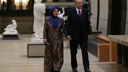Osmannisk detalje i First Lady Erdogans kjole!