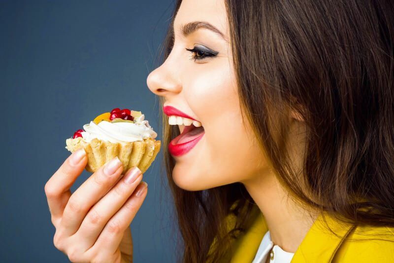 Tilfører sød mad vægt? Kan du spise dessert i kosten?