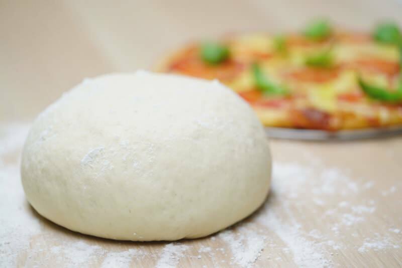 Hvordan fremstilles pizzadej? Tricket med at lave original pizzadej