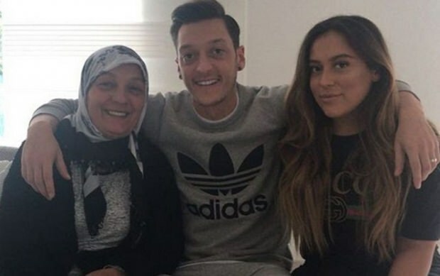 Sådan beskrev Mesut Özil sine fattigdomsår