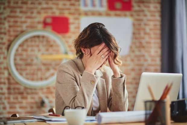 overdreven stress forårsager konstant træthed i arbejdsmiljøet