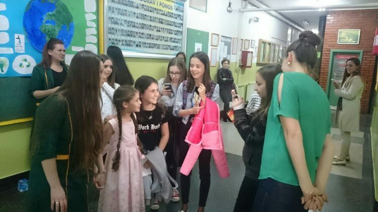 Bosniske børn mødes med Elif