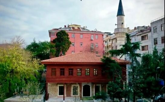 Hvor og hvordan skal man gå Şehit Süleyman Pasha Mosque? Historien om Üsküdar Şehit Süleyman Pasha Mosque
