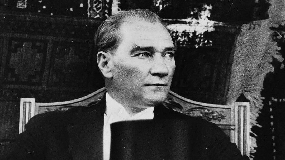 Mustafa Kemal Ataturk sorte og hvide firkanter