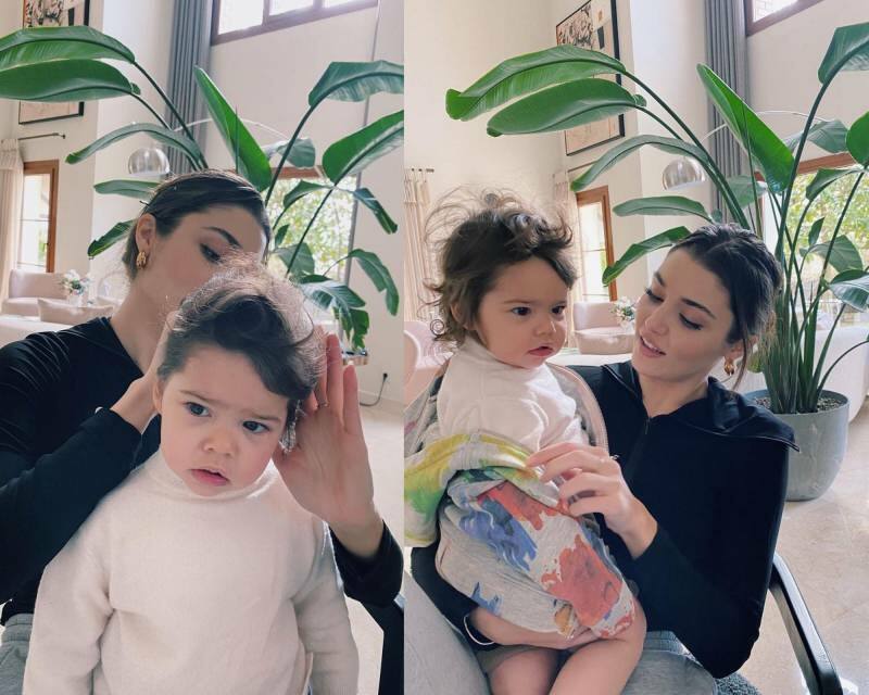 Hande Erçels poser med sin niece