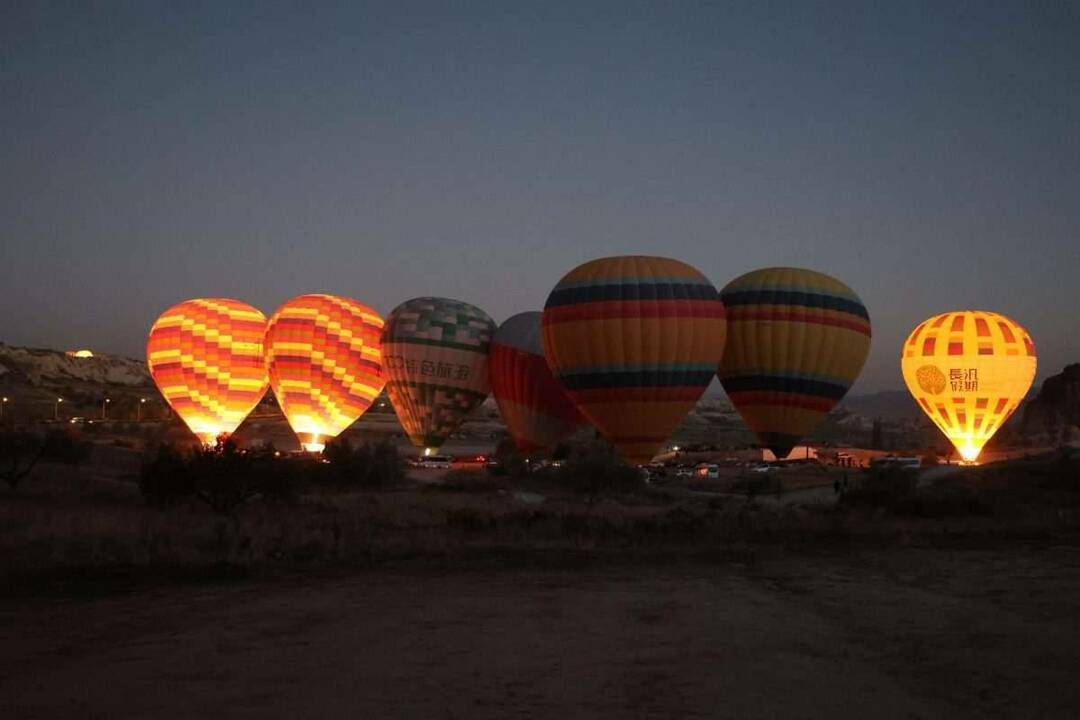 550 tusind turister så Cappadocia fra himlen