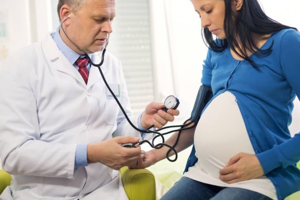 symptomer på forhøjet blodtryk under graviditet