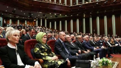 Emine Erdoğan lykønskede de kunstnere, der modtog præsidentens kultur- og kunstpris