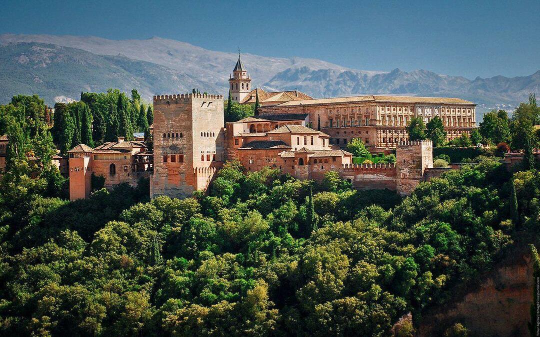 Hvor ligger Alhambra-paladset? I hvilket land ligger Alhambra-paladset? Legenden om Alhambra-paladset