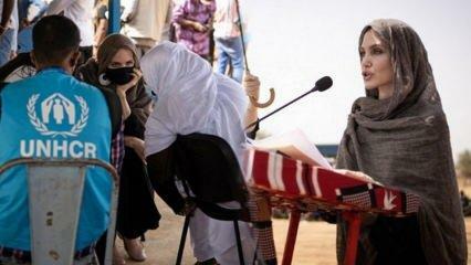 Angelina Jolie besøger flygtningelejr