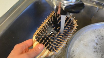 Hvordan rengøres børster og kamme? 