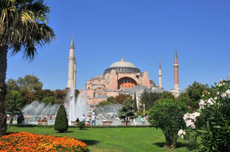 Deling af Hagia Sophia fra Uğur Işılak: 'Lad sultanens ånd være lykkelig ...'