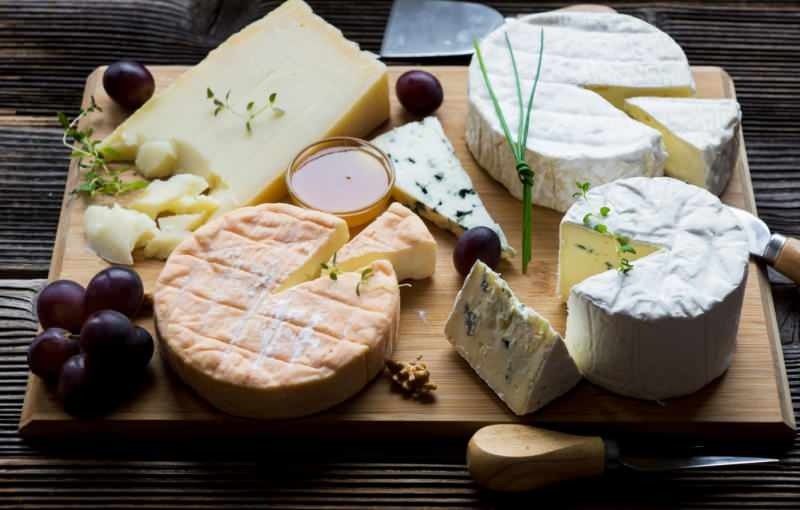 Hvordan opbevares ost? Sådan opbevares ost fra køleskabet