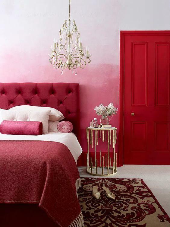 Rød og pink soveværelse dekoration