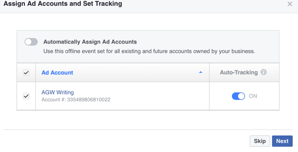 Facebook kan automatisk tildele annoncekonti til din offline begivenhed, eller du kan tildele dem selv manuelt.