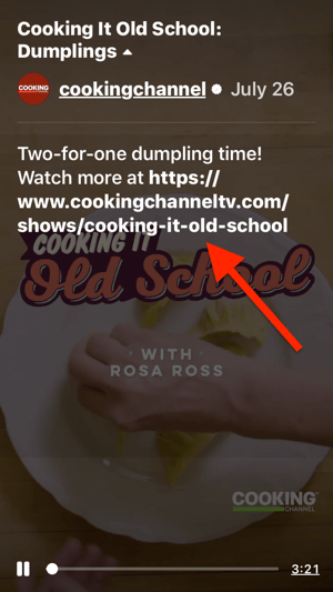Eksempel på et klikbart videolink i beskrivelsen af ​​Cooking It Old Schools IGTV-episode 'Dumplings'.