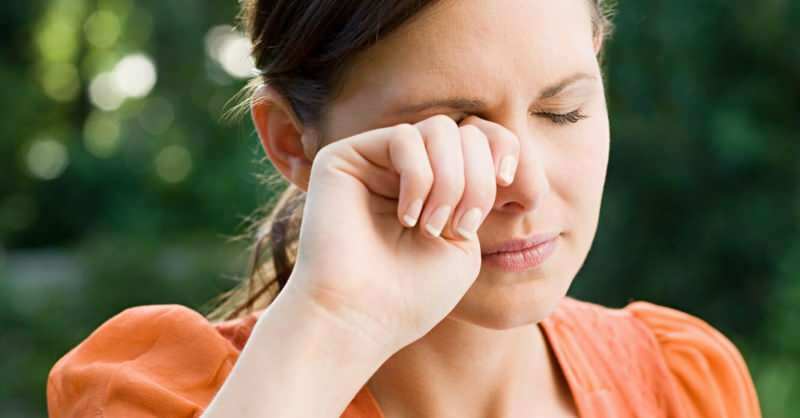Hvad forårsager øjenfeber? Hvad er symptomerne på øjenfeber? Hvordan behandles øjenfeber?