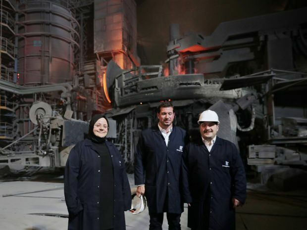 Minister Zehra Zümrüt Selçuk og Mustafa Varank lavede sahur med arbejdere